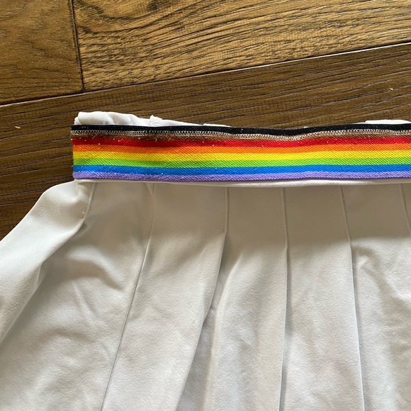 HOLLISTER WHITE PLEATED TENNIS SKIRT - Picture 3 of 3